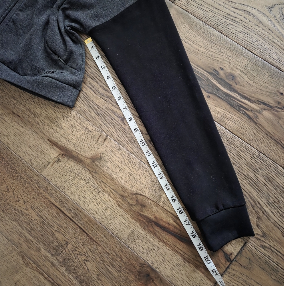 Gymshark Gray and Black Cropped Zip-Up Hoodie - Picture 5 of 11